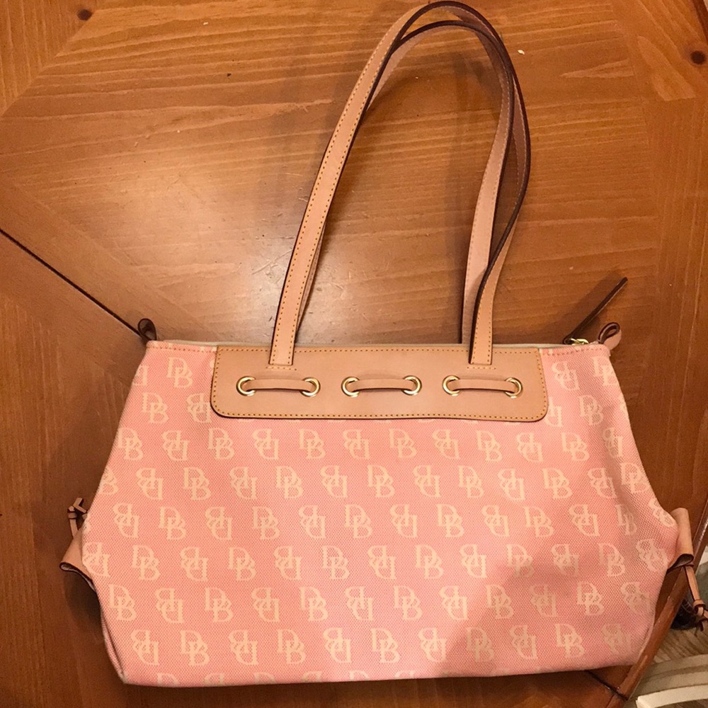 Dooney & Bourke Purse
